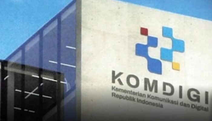 Saat Komdigi Berdiri di Sisi Operator, Bukan Konsumen