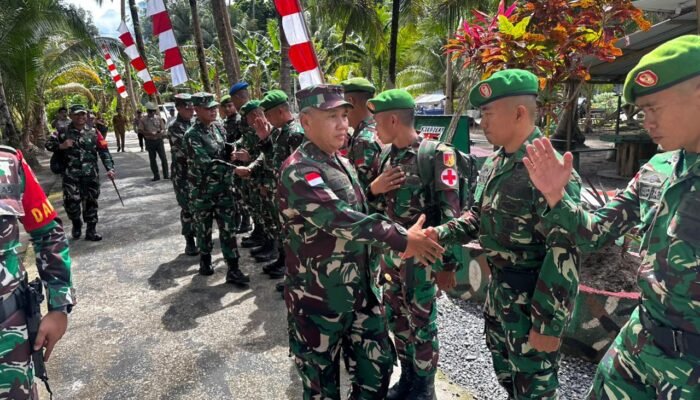 Pangdam Merdeka Kunjungi Prajuritnya di Pulau Miangas