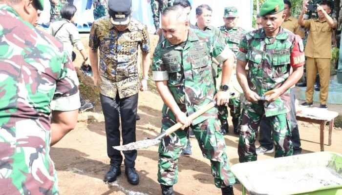 Pangdam XIII/Merdeka: TNI AD Selalu Hadir Atasi Kesulitan Masyarakat di Pelosok