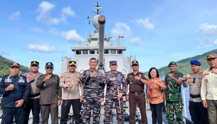 Kodim 1301/Sangihe Monitor Keberangkatan KRI Nala-363 dari Pelabuhan Nusantara Tahuna