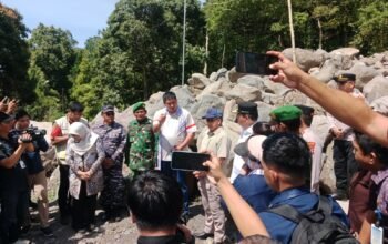 Dua Menteri RI Tinjau Program 1.000 Rumah dan Lokasi Bencana di Sitaro