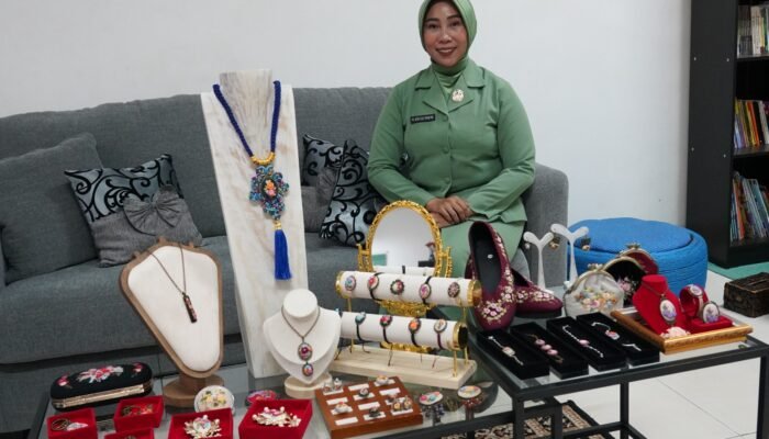 Program Persit Bisa ke-2: Sulam Benang Hai Setala dan Dewi Bordir Perkuat Kemandirian Ekonomi Persit Kodam XIII/Merdeka di Ajang Pameran Nasional