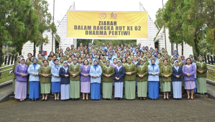Peringati HUT ke-62, Dharma Pertiwi Daerah M Gelar Ziarah dan Tabur Bunga di TMP
