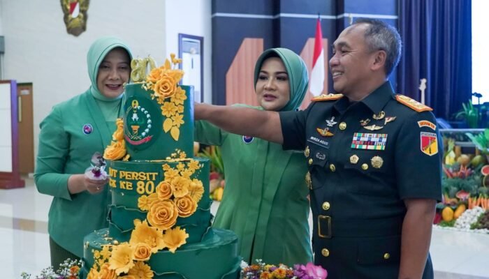 Cinta di Balik Seragam Hijau: Pesan Pangdam XIII/Merdeka Untuk para Ibu Persit di HUT ke-80