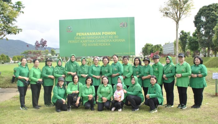 Persit Kartika Chandra Kirana Koorcabrem Santiago Ikut Aksi Tanam Pohon di Tomohon