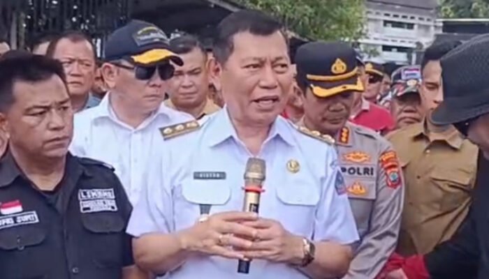 Temui Massa Aksi, Wagub Victor Mailangkay Komitmen Kawal Aspirasi Lahan dan Infrastruktur