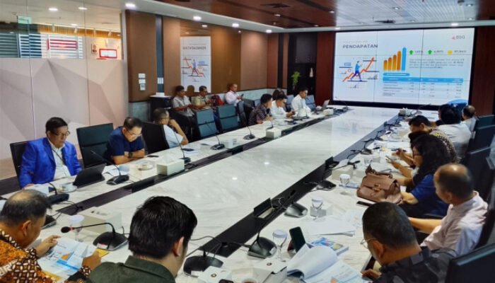 Terima Kunjungan Pansus LKPJ, Dirut Revino Pepah Paparkan Tren Positif Kinerja BSG 2025