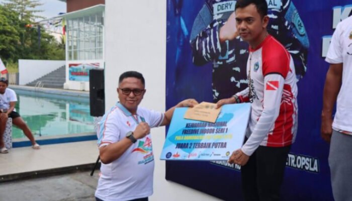 Mewakili Gubernur, Sekwan Niklas Silangen Resmi Tutup Kejurnas Freedive Indoor 2026
