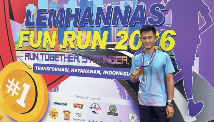 Semangat Pantang Menyerah, Prajurit Komlekdam XIII/Merdeka Raih Juara Harapan 1 dari Ribuan Peserta Fun Run Lemhannas 2026