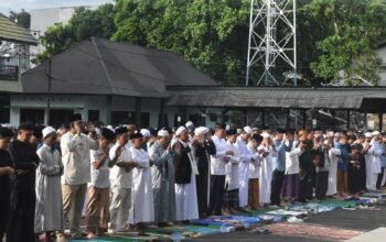 Danrem 131/Santiago Bersama Masyarakat Gelar Sholat Iduladha di Makorem: Peduli dan Berbagi Jadi Pesan Utama