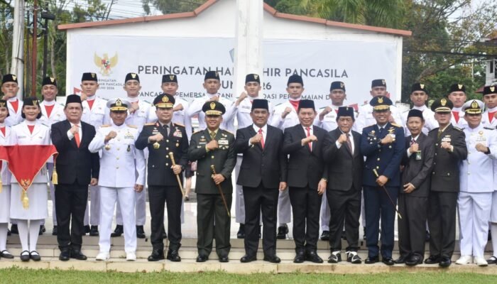 Perkokoh Persatuan, Pangdam XIII/Merdeka Ikuti Upacara Hari Lahir Pancasila di Kantor Gubernur Sulut