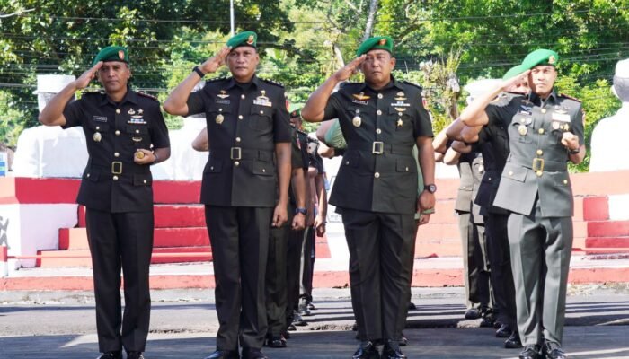 Tabur Bunga di TMP, Danyonzipur 19/YKN Ikuti Ziarah Rombongan HUT ke-68 Kodam XIII/Merdeka