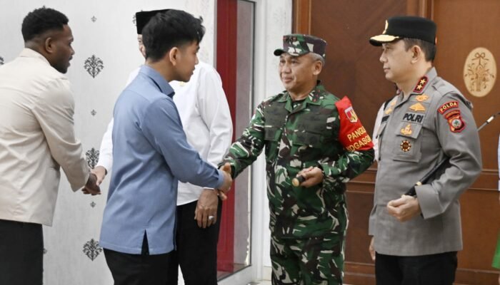 Pangdam XIII/Merdeka Sambut Kedatangan Wapres RI di Gorontalo