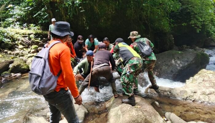 Kerja Sama Apik Prajurit Korem Santiago dan Tim SAR Gabungan Berhasil Temukan Warga yang Tersesat di Hutan Mintu