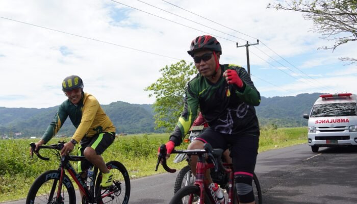 Sukses Gelar Fun Bike dan Baksos, Kado Perpisahan Manis Danrem 131/Santiago di HUT ke-68 Kodam XIII/Merdeka