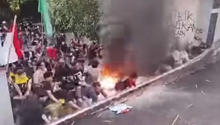 Unjuk Rasa Berakhir Ricuh, Wakil Ketua DPRD Sulut Sayangkan Corengan pada Semangat Demokrasi Mahasiswa