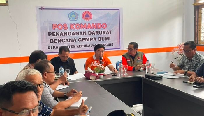 Usai Kunjungi Kecamatan Marore, Bupati Michael Thungari Pimpin Rapat Koordinasi di BPBD. Fokus pada Distribusi Bantuan