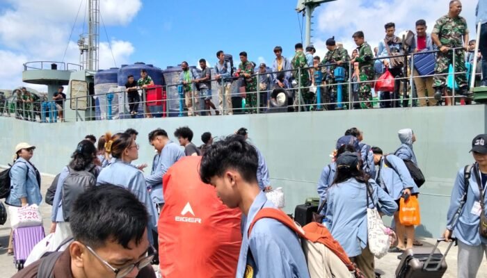 Setelah Perjalanan Laut, Personel Karya Bakti Skala Besar Kodam XIII/Merdeka Tiba di Pelabuhan Melonguane Talaud