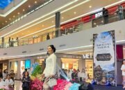 Ketua Persit KCK Koorcabrem 131 Santiago Pukau Pengunjung di Ajang Fashion Show Kebaya Noni Manado