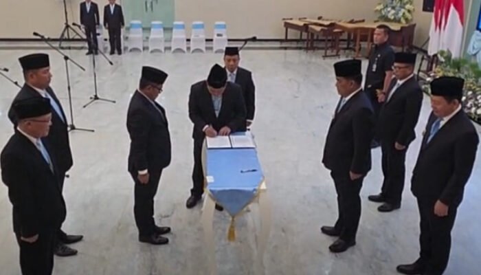 Lantik Niklas Silangen, Gubernur Yulius Tegaskan Pentingnya Peran Sekwan Jembatani Eksekutif dan Legislatif