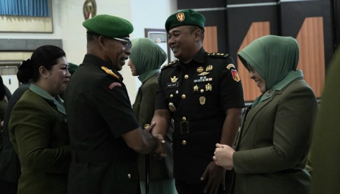 Perkuat Soliditas Satuan, Danrindam dan Ketua Persit Hadiri Alih Tugas Pejabat Utama Kodam XIII/Merdeka