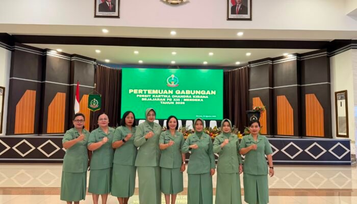 Ketua Persit Koorcabrem 131/Santiago Hadiri Pertemuan Gabungan PD XIII/Merdeka