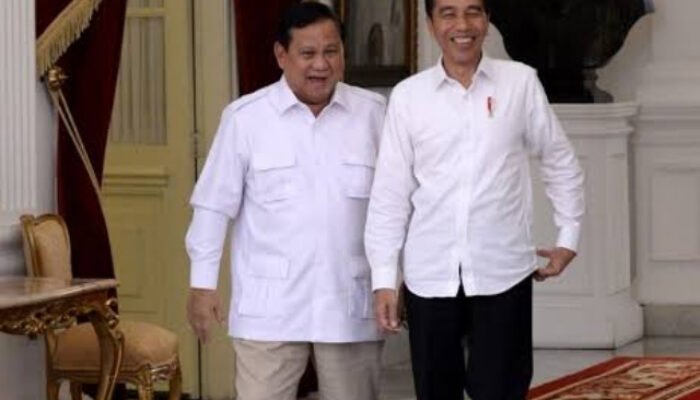 Topeng Relawan Terbuka: Sinyal Pengkhianatan Jokowi Terhadap Prabowo Datang Lebih Cepat