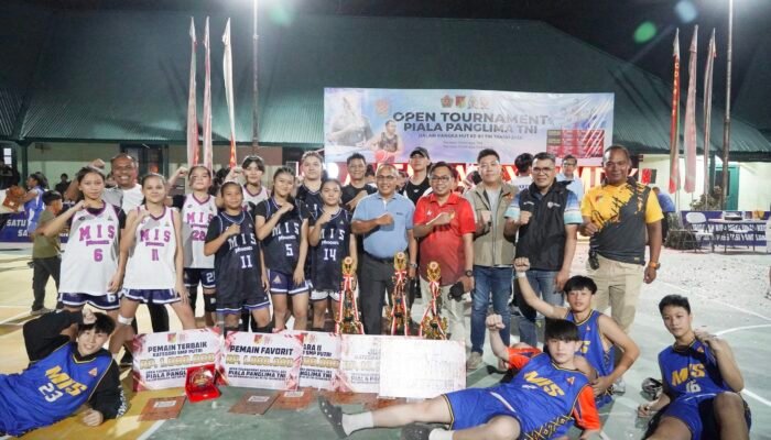 Kaajendam XIII/Merdeka Sukses Jadi Tuan Rumah Turnamen Basket Panglima TNI Pelajar SMP-SMA