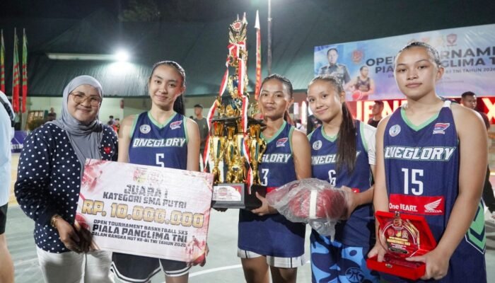 Ketua Persit Daerah XIII/Merdeka Apresiasi Semangat Pelajar di Turnamen Basket Piala Panglima TNI