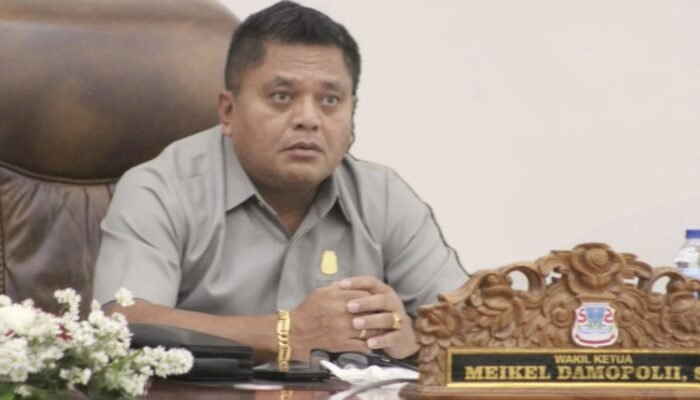 Tegas Membantah, Meikel ‘Teba’ Damopolii Sebut Isu Perselingkuhan di Medsos Murni Hoaks dan Fitnah Politik