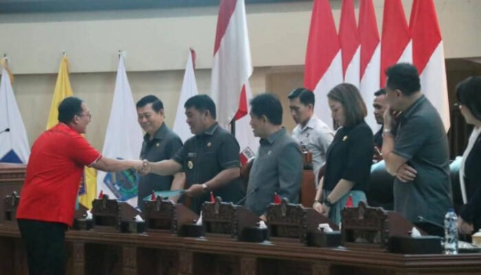 Serahkan Laporan Reses, DPRD Sulut Minta Aspirasi Warga Tak Berhenti Jadi Dokumen Kertas