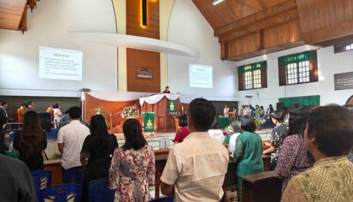 Ibadah Dipimpin Jovanca Elshya Pangau, Jemaat GMIM Alfa-Omega Rumengkor Diajak ‘Diuji Dahulu Baru Ditetapkan’