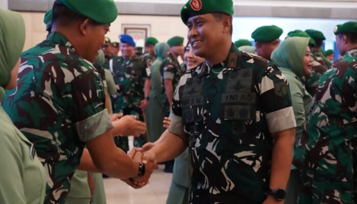 Danrem 131/Santiago Hadiri Upacara Korps Raport Kenaikan Pangkat Pimpinan Pangdam XIII/Merdeka