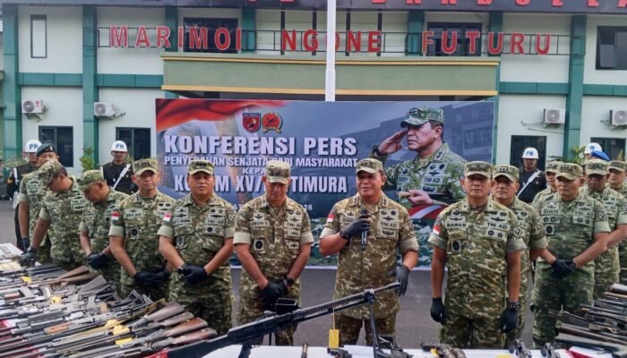 Warga Maluku Utara Serahkan 75 Pucuk Senjata Api dan 1.069 Amunisi secara Sukarela ke Kodam XV/Pattimura