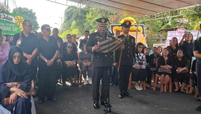 Dandim 1310/Bitung Pimpin Upacara Persemayaman Militer Brigjen TNI (Purn) Jorry Tuwaidan