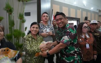 Danrem 131/Santiago Hadiri Penyerahan Bantuan Menko Pangan, Tegaskan Komitmen TNI Kawal Ketahanan Pangan Sulut