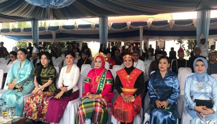 Ketua Persit KCK Cabang LXII Hadiri Upacara Peringatan HUT ke-36 Kota Bitung