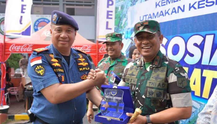 Danrem 131/Santiago Hadiri Sosialisasi Keselamatan Pelayaran KPLP di Bitung