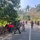 Jumat Bersih, Yonif TP 916/Bara Sakti Bersama Perangkat Kelurahan Makawidey dan Warga Rutin Gelar Karya Bakti
