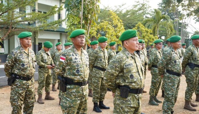 Danrem 131/Santiago Hadiri Upacara Penyerahan Pasukan dan Alutsista Kodam XIII/Merdeka