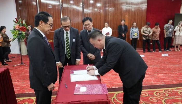 Dr. Rocky Wilar Dilantik Jadi Wakil Rektor Bid. Kemahasiswaan dan Alumni Unsrat
