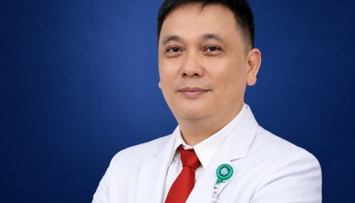 Rocky Wilar, Menekuni Dunia Kesehatan Anak dari Ruang Perawatan hingga Kampus